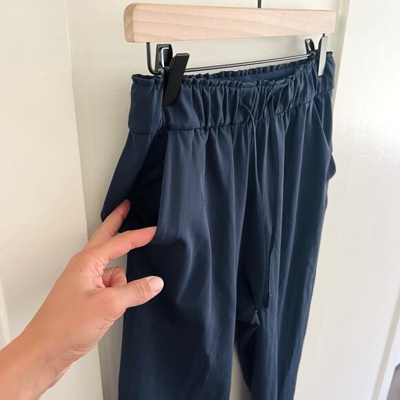 Lululemon Keep Moving Crop Pants True Navy W6BJXS Women's Size 6 - Picture 8 of 10